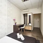 Old Courtyard Hostel *