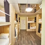 Old Courtyard Hostel *