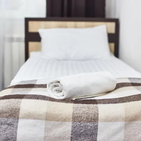 Old Courtyard Hostel *